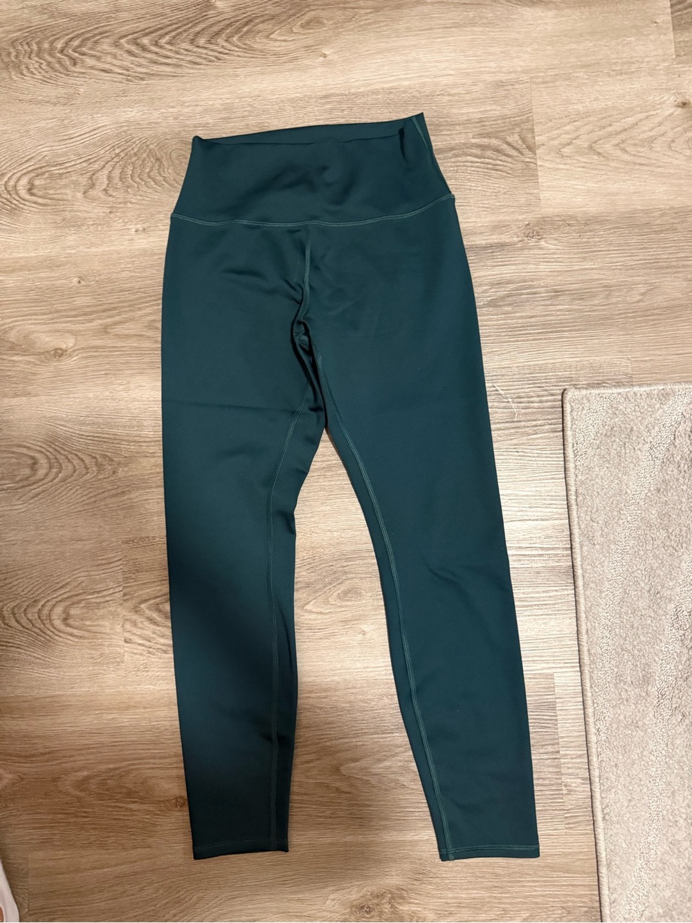 ALO Airlift Leggings in Midnight Green Size Large